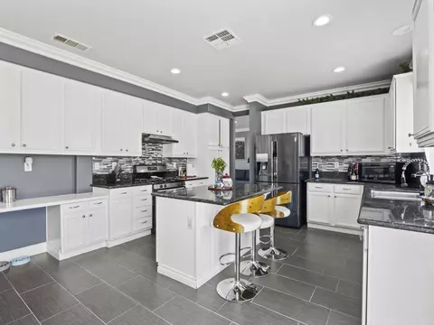 43936 Hampton St, Lancaster, CA 93536 photo 11