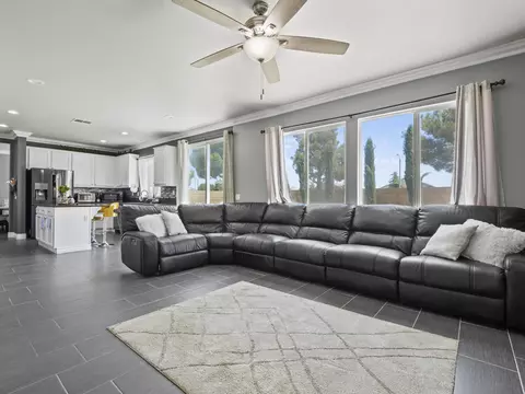 43936 Hampton St, Lancaster, CA 93536 photo 8