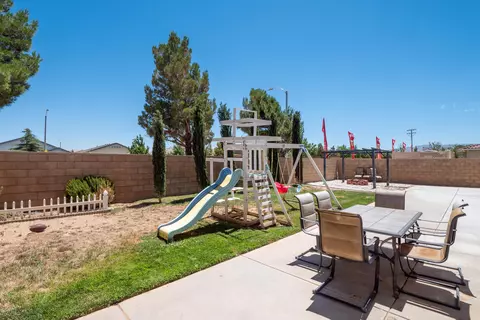 43936 Hampton St, Lancaster, CA 93536 photo 42