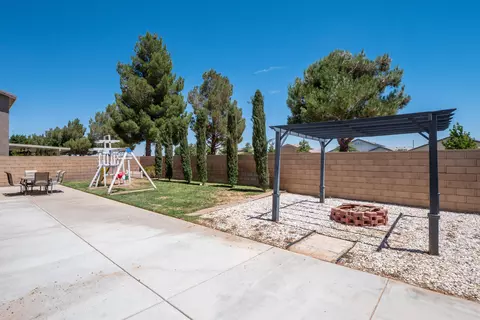 43936 Hampton St, Lancaster, CA 93536 photo 39