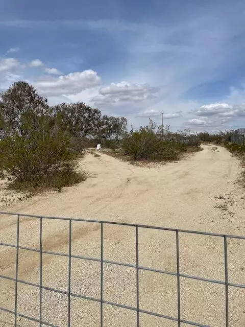 8584 70th St W, Mojave, CA 93501 photo 6
