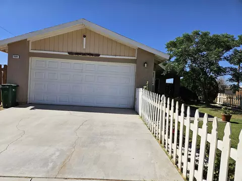 7600 Xavier Ave, California City, CA 93505