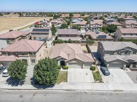 2715 Avenue J4 E, Lancaster, CA 93535 photo 2