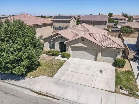 2715 Avenue J4 E, Lancaster, CA 93535