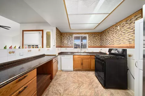 826 Lightcap St, Lancaster, CA 93535 photo 4