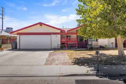 826 Lightcap St, Lancaster, CA 93535