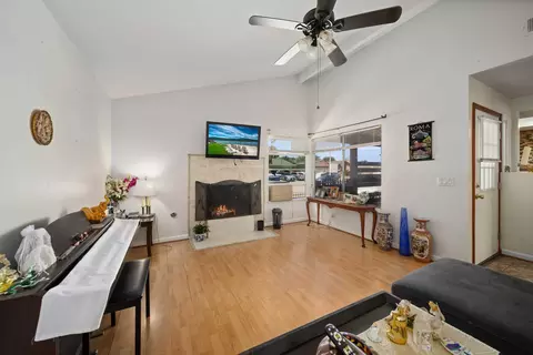 826 Lightcap St, Lancaster, CA 93535 photo 3