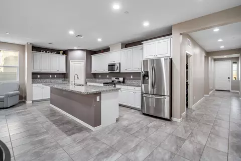 4425 Jackman St W, Lancaster, CA 93536 photo 5