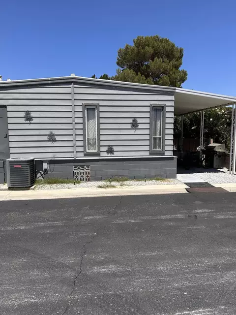 48303 20th St W #18, Lancaster, CA 93534