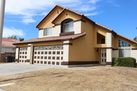 43915 11th St E, Lancaster, CA 93535