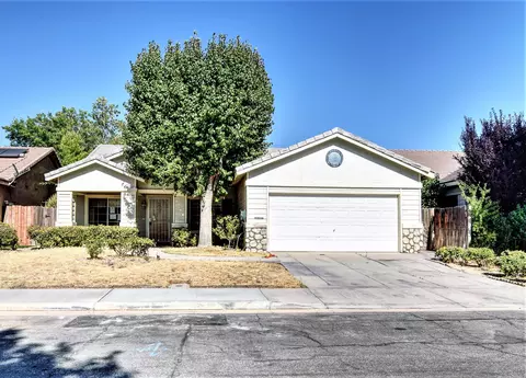 45742 Knightsbridge St, Lancaster, CA 93534