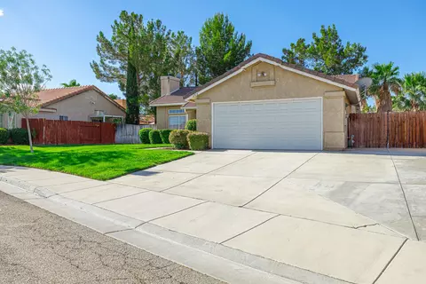 5716 Lisbon Ct, Palmdale, CA 93552