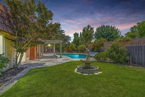 42939 Staffordshire Dr, Lancaster, CA 93534