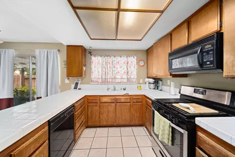 1905 E Ave R-4, Palmdale, CA 93550 photo 7