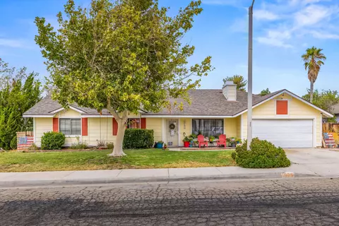 1905 Ave R-4 E, Palmdale, CA 93550