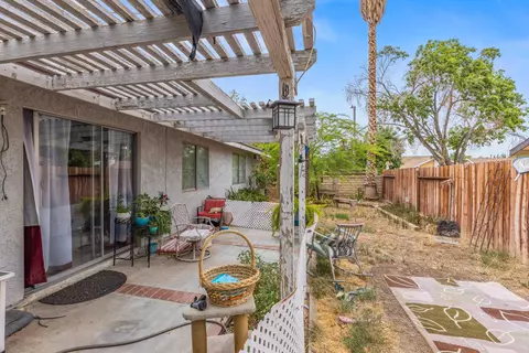 1905 E Ave R-4, Palmdale, CA 93550 photo 17