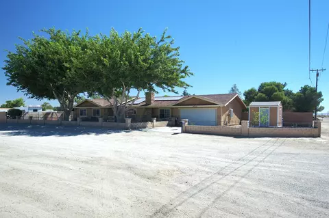 45710 35th St E, Lancaster, CA 93535 photo 2