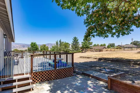 18080 Bowie St, Tehachapi, CA 93561 photo 25