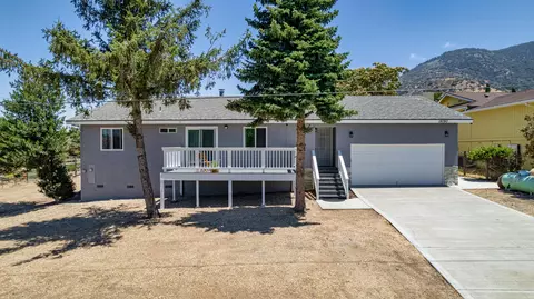 18080 Bowie St, Tehachapi, CA 93561 photo 2