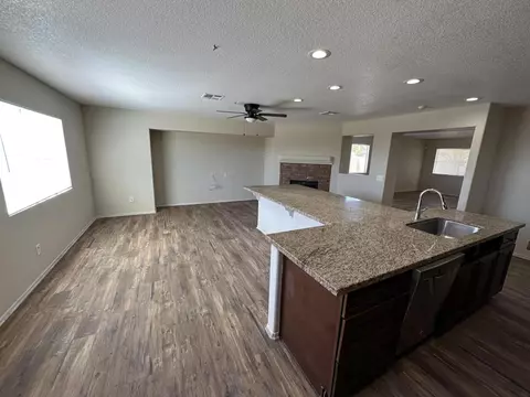 45250 Spahn Ln, Lancaster, CA 93535 photo 4