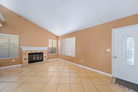 2310 Scott Ave, Palmdale, CA 93550 photo 5