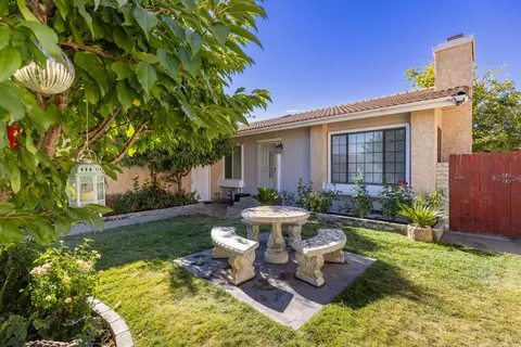 2310 Scott Ave, Palmdale, CA 93550 photo 3