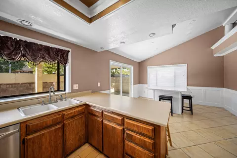 2310 Scott Ave, Palmdale, CA 93550 photo 13