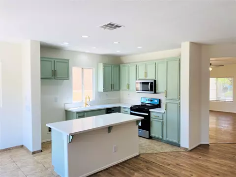 45856 Knightsbridge St, Lancaster, CA 93534 photo 10