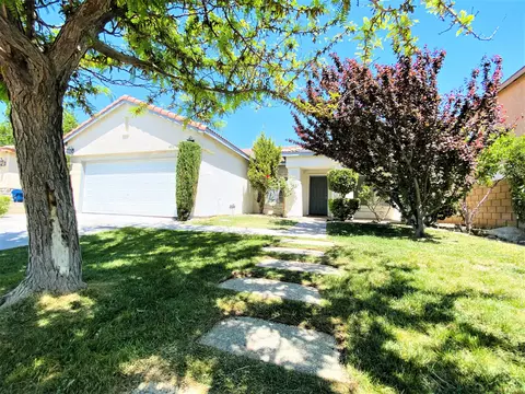 45856 Knightsbridge St, Lancaster, CA 93534 photo 2