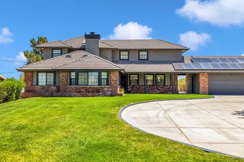 35836 42nd St E, Palmdale, CA 93552