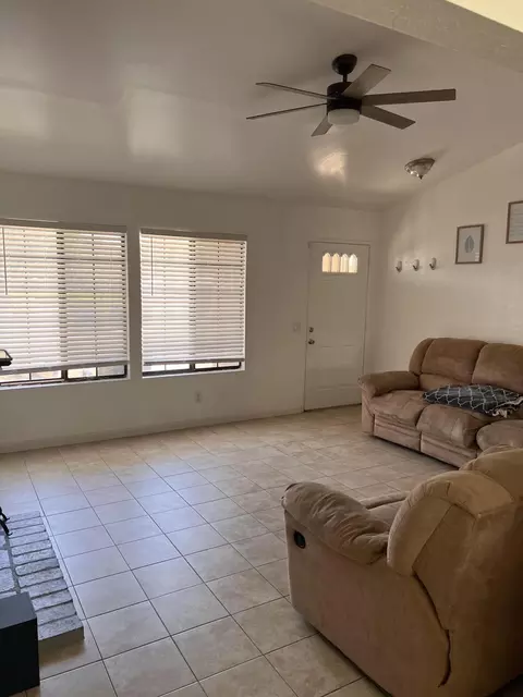 43035 Weyand Ct, Lancaster, CA 93534 photo 3