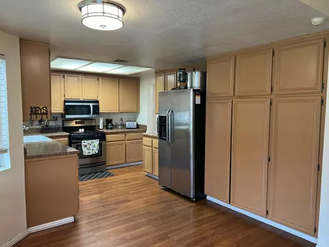 616 Martha Ct, Lancaster, CA 93535 photo 24