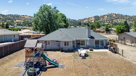 28021 Seabiscuit Way, Tehachapi, CA 93561 photo 3
