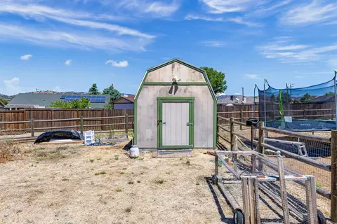28021 Seabiscuit Way, Tehachapi, CA 93561 photo 33