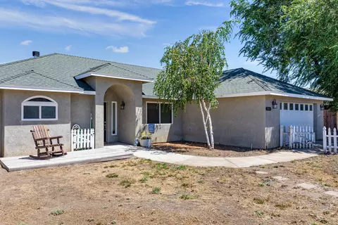 28021 Seabiscuit Way, Tehachapi, CA 93561