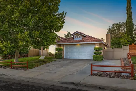 39412 Chalfont Ln, Palmdale, CA 93551