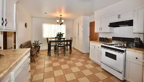 21451 Santa Maria Dr, Tehachapi, CA 93561 photo 3