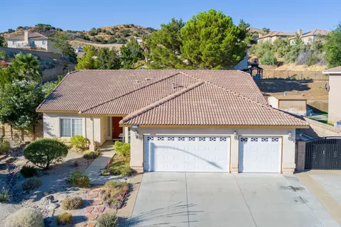 4236 Grandview Dr, Palmdale, CA 93551