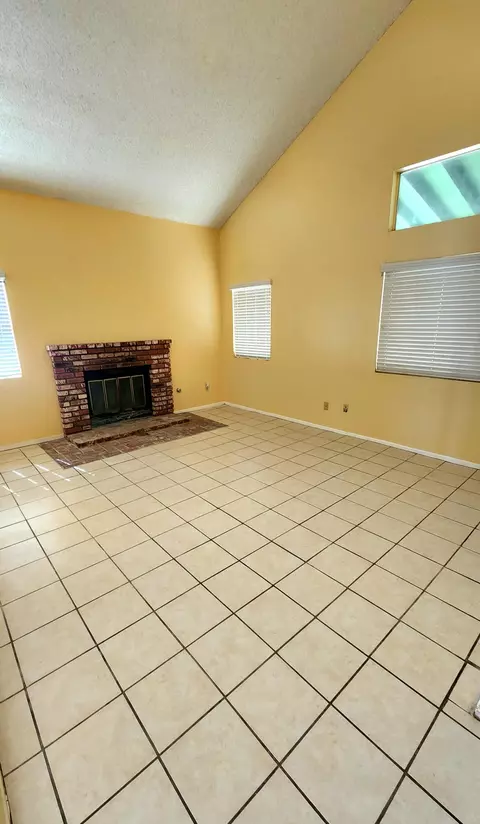 45021 Sancroft Ave, Lancaster, CA 93535 photo 6