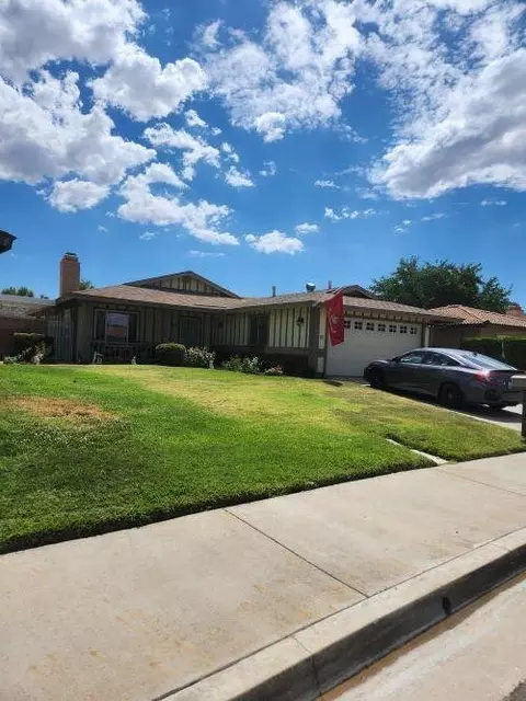 2220 Avenue K12 W, Lancaster, CA 93536