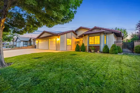 42315 61st St W, Quartz Hill, CA 93536