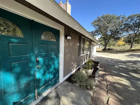 18330 Alps Dr, Tehachapi, CA 93561 photo 4