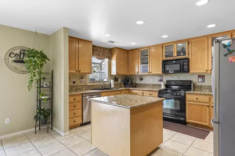 18270 Ghost Town St, Tehachapi, CA 93561 photo 14