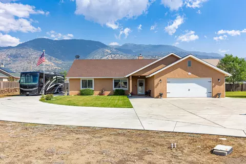 18270 Ghost Town St, Tehachapi, CA 93561 photo 3
