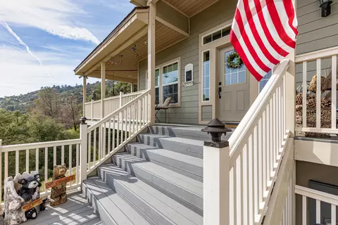 24512 Tiara Ct, Tehachapi, CA 93561 photo 2