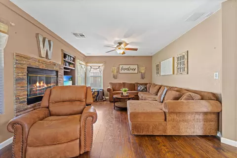 6345 Golding Dr, Lancaster, CA 93536 photo 15