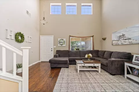 6345 Golding Dr, Lancaster, CA 93536 photo 5