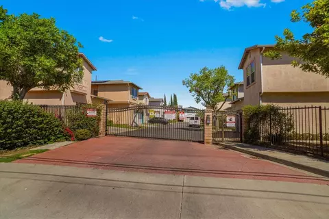9300 Burnet Ave UNIT 122, North Hills, CA 91343