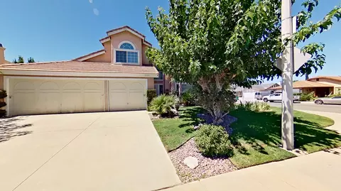 37757 Clark Ct, Palmdale, CA 93552