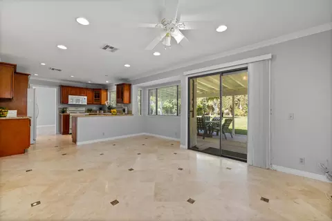 43922 Windsor Pl, Lancaster, CA 93536 photo 8